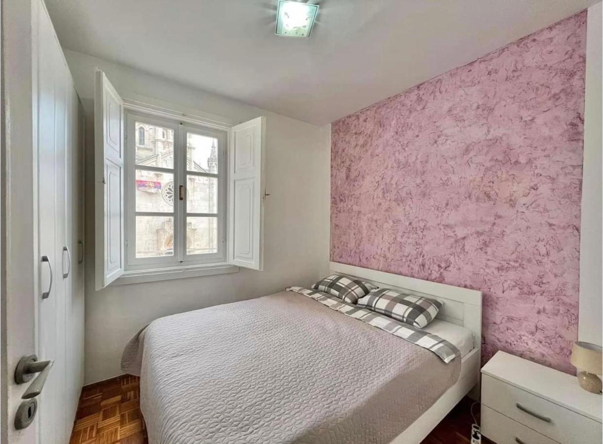 Apartment Old Town Milica ヘルツェグ・ノヴィ エクステリア 写真